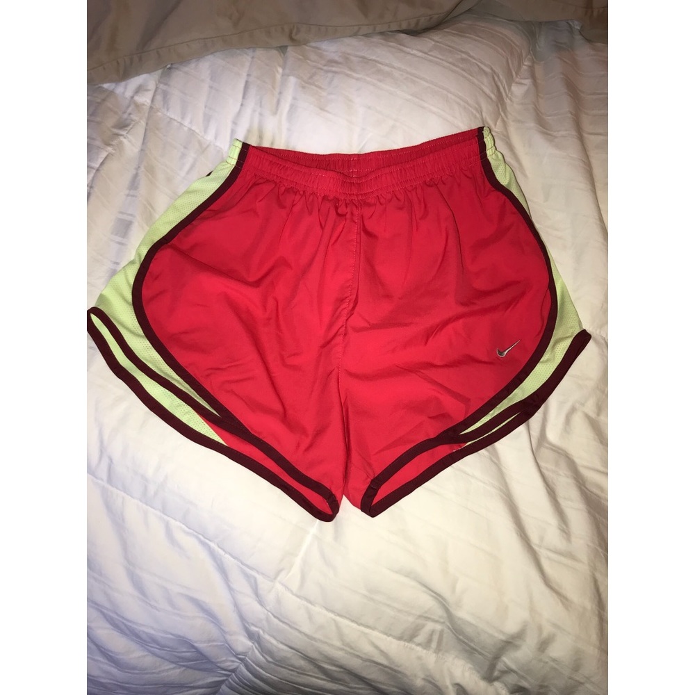 Nike Tempo Short
